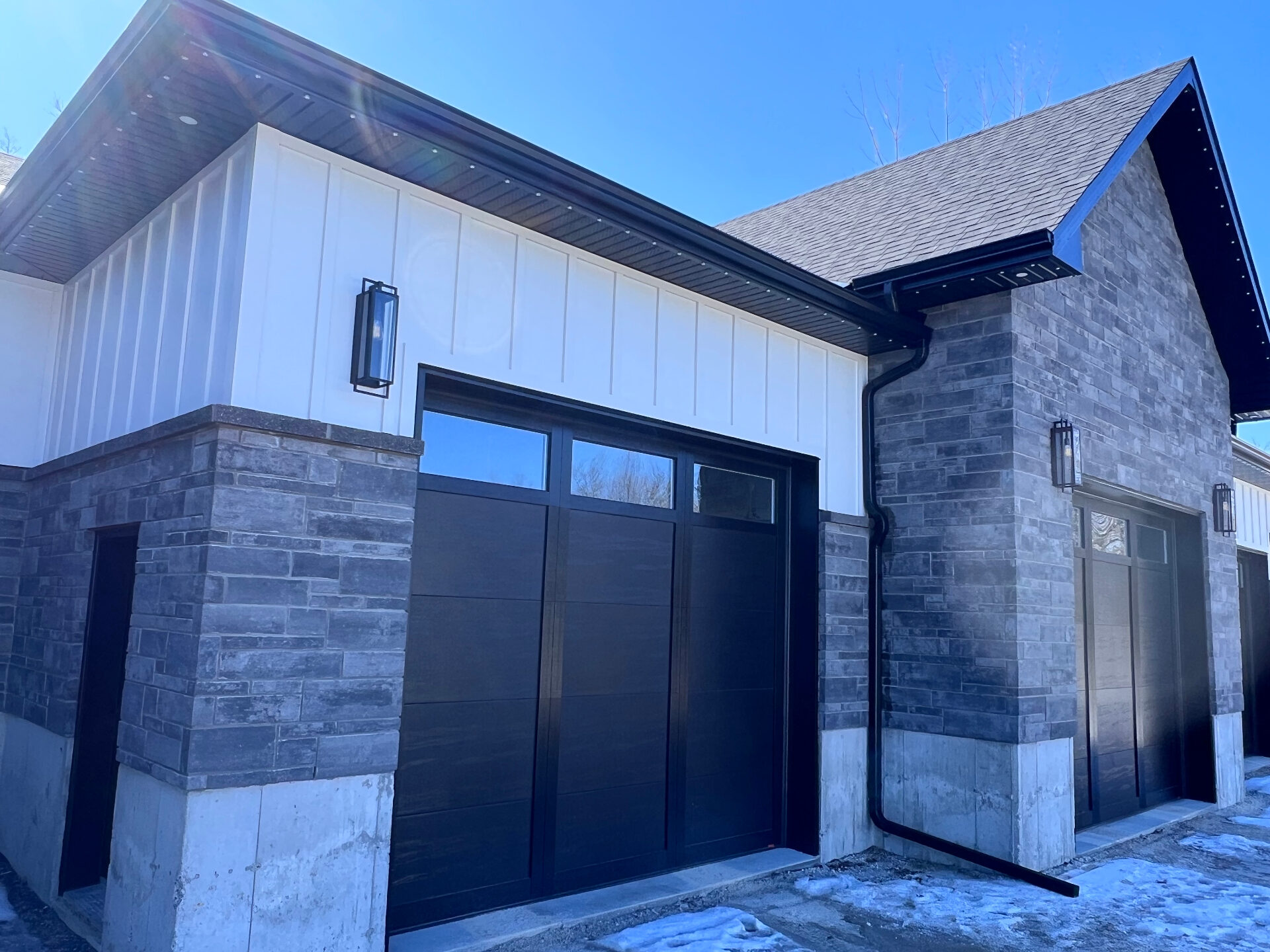 Custom garage door installation Ottawa